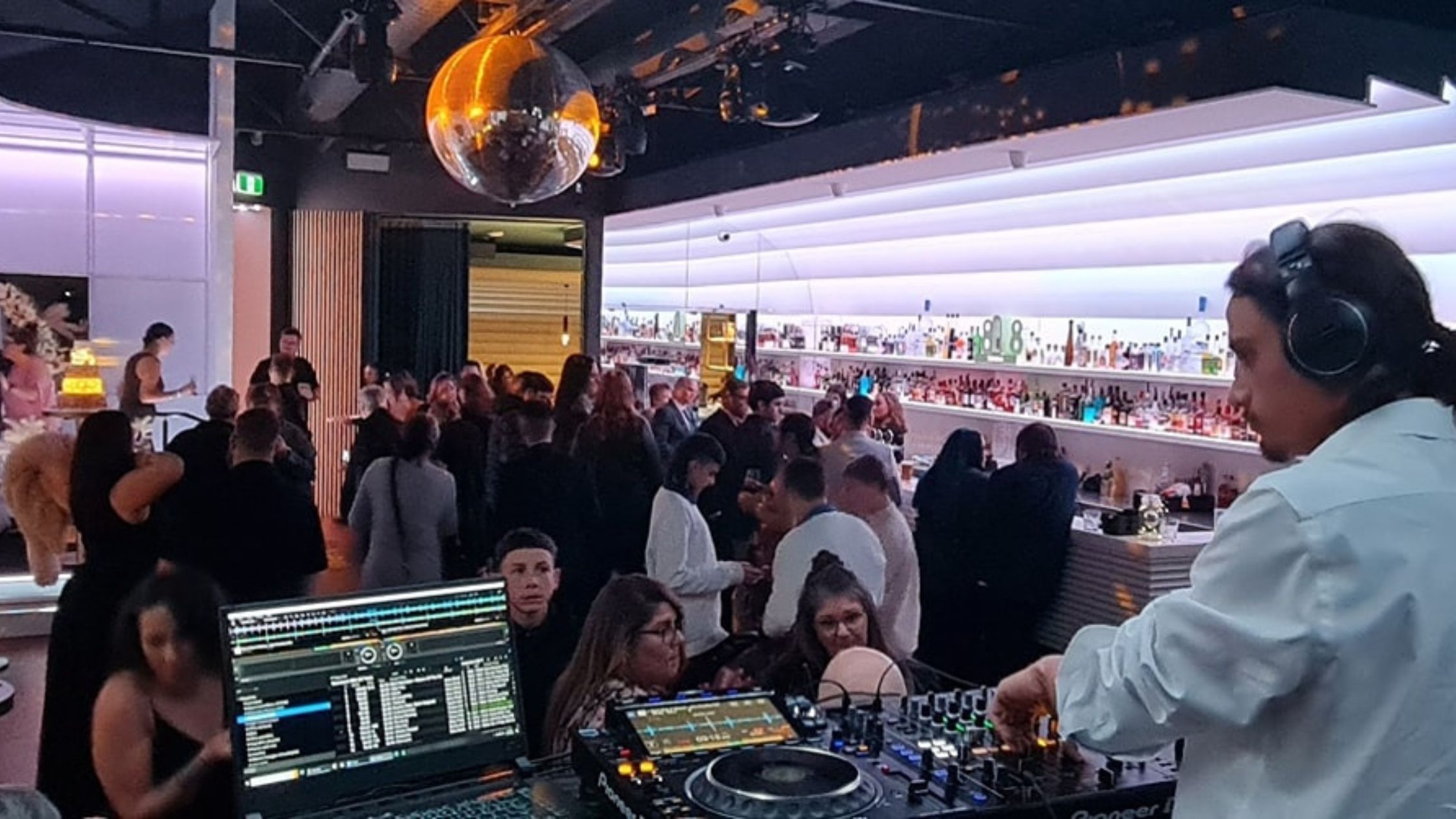 Why Melbourne DJ Hire is the Key to an Unforgettable Event